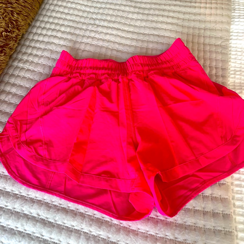Lipgloss Track that high rise shorts!